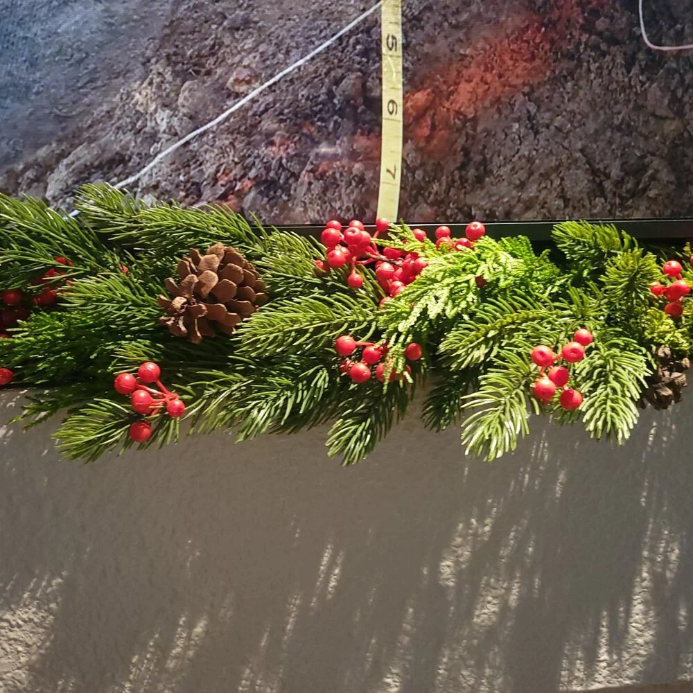 Garland - Picture 5 of 9